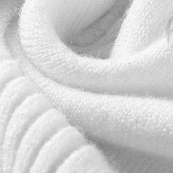 White knitted comfy sweater - Picture 3 of 3